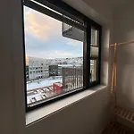 The Arctic Explorer Апартаменты Тромсё